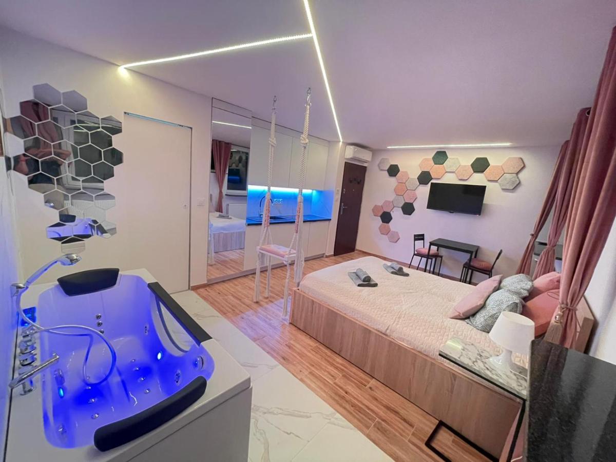 Yourapart Jacuzzi Przy Zamku Krolewskim วอร์ซอ ภายนอก รูปภาพ