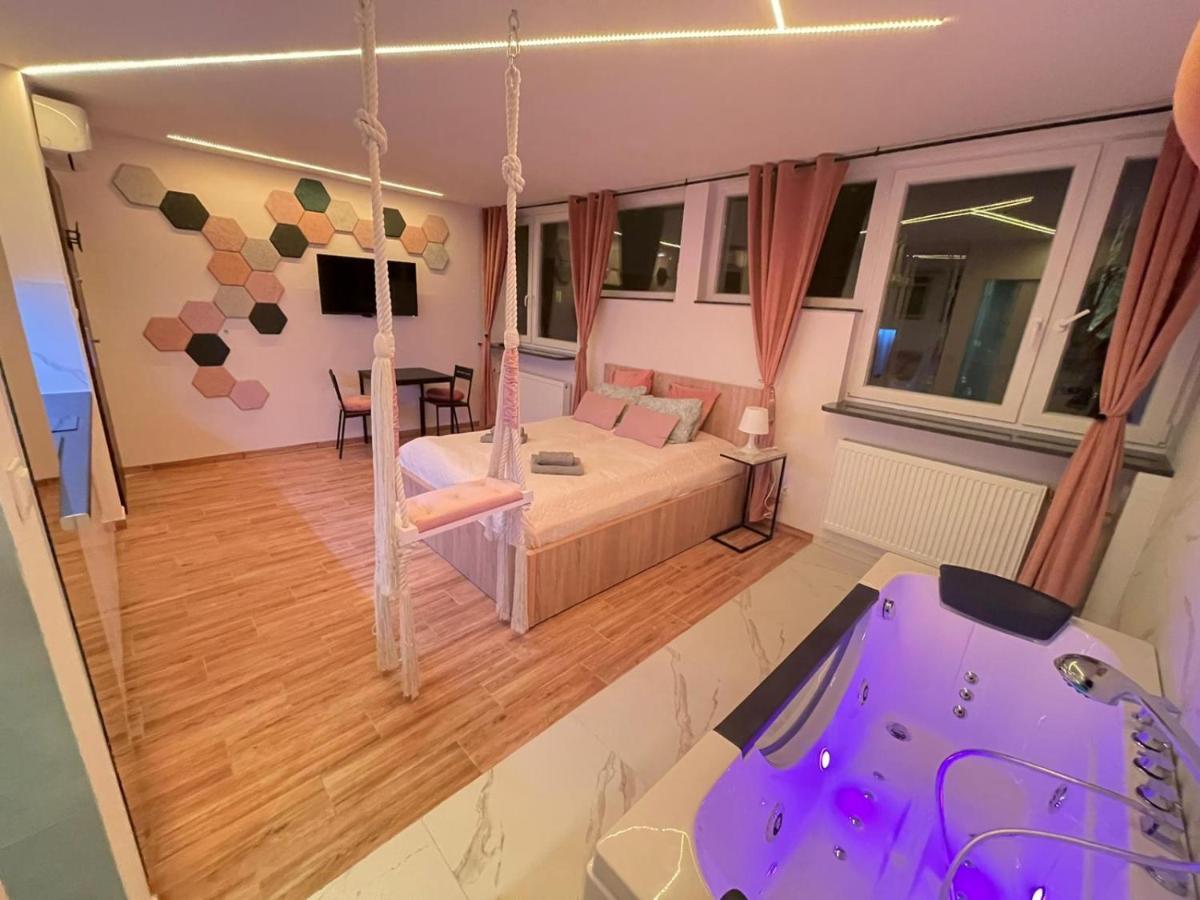 Yourapart Jacuzzi Przy Zamku Krolewskim วอร์ซอ ภายนอก รูปภาพ